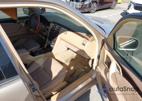 2001 Mercedes-Benz E 320 from USA, damaged, VIN WDBJF65J61B251908